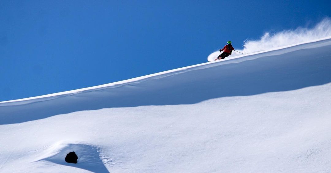 Farhat_Naik_on_Instagram__“Gulmarg_❤️__Gulmarg__kashmir__epicday__skiing__snowbo